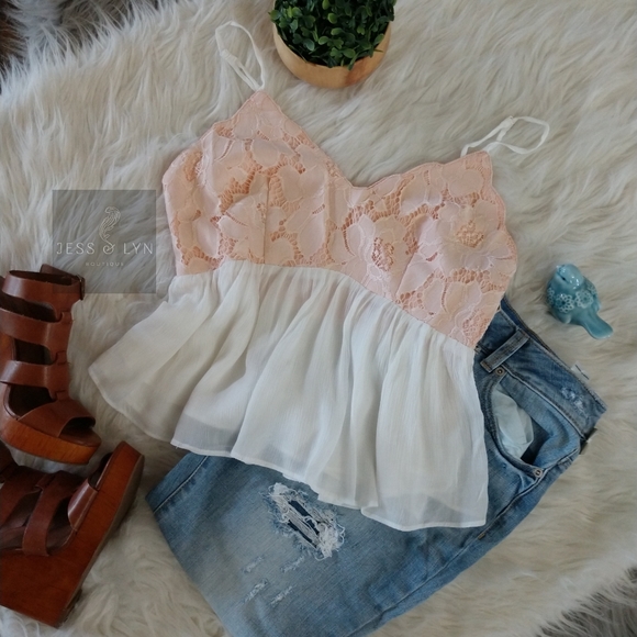 🆕Blush/White Lace Peplum Tank Top - Picture 2 of 16